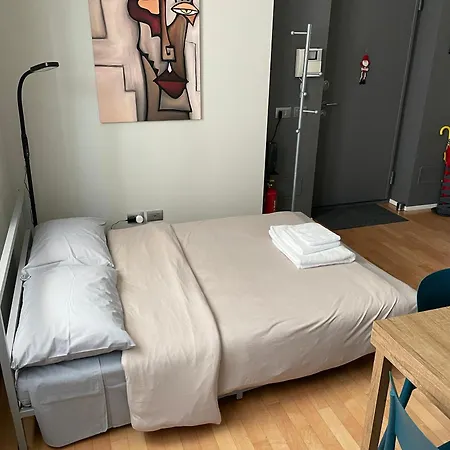 Modern Flat Historical Center Colonne San Lorenzo Navigli * Milán